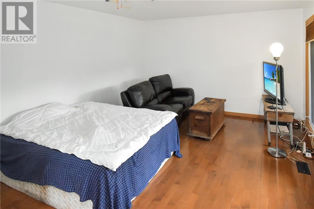 320 Nelson Street Property Photo 36