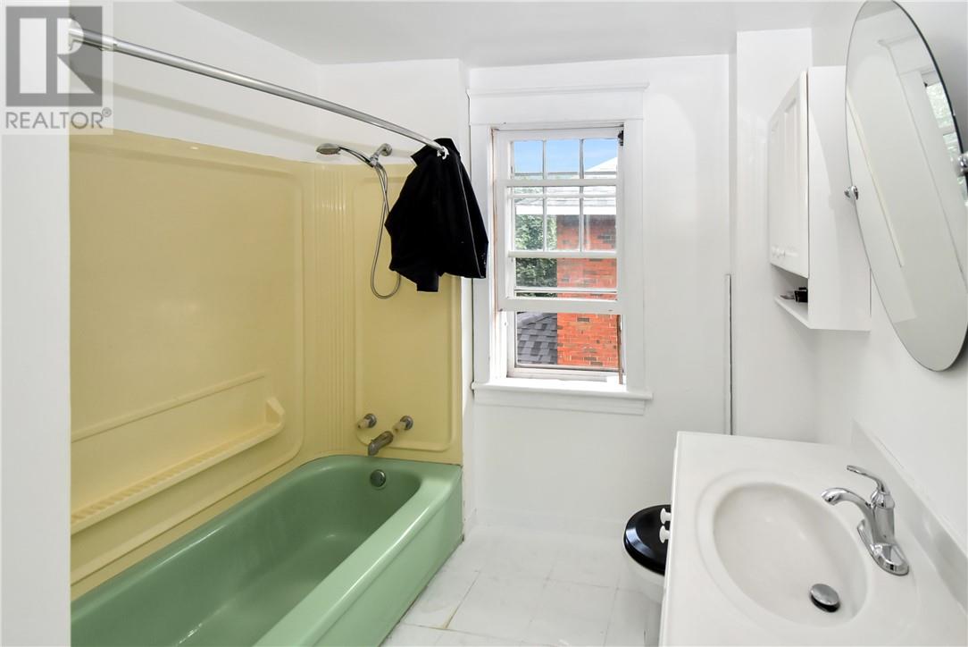 320 Nelson Street Property Photo 42