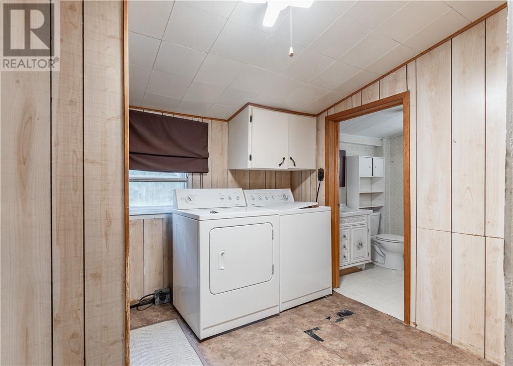 3426 Falconbridge Highway Property Photo 13