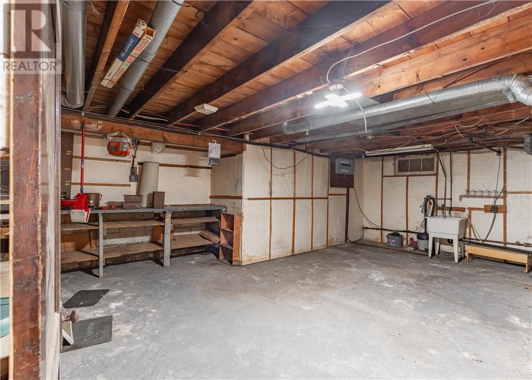 3426 Falconbridge Highway Property Photo 15