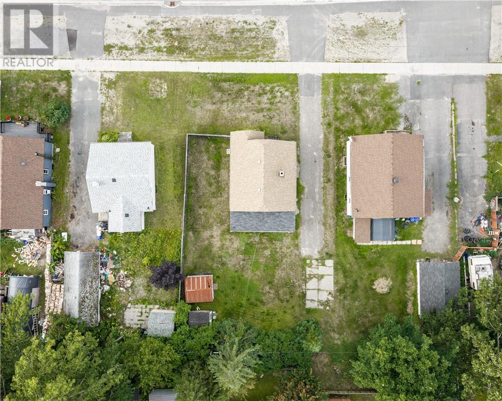3426 Falconbridge Highway Property Photo 19