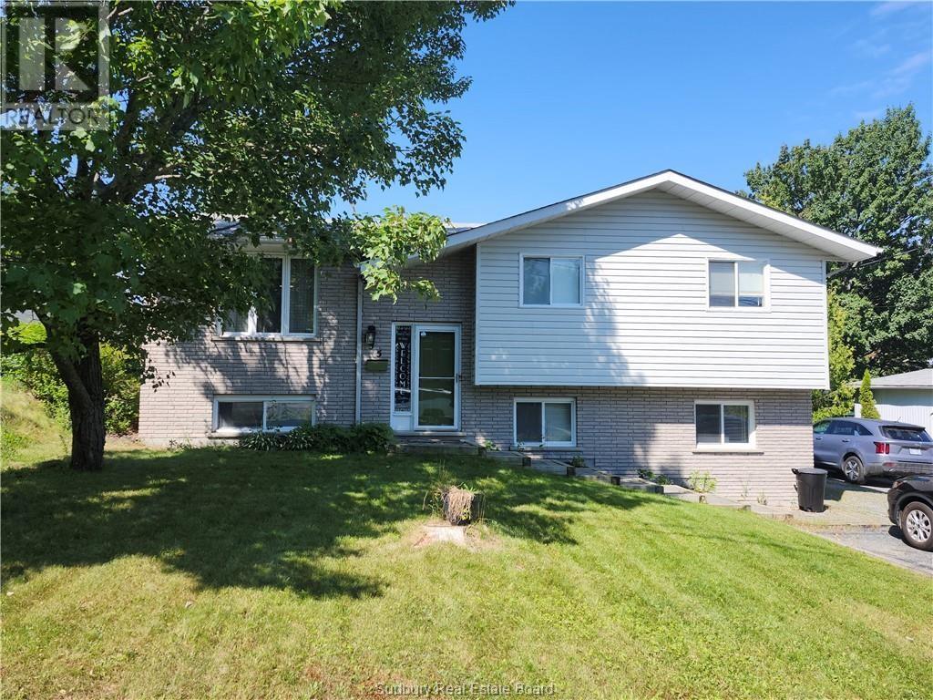 155 Ridgemount Avenue Property Photo 2