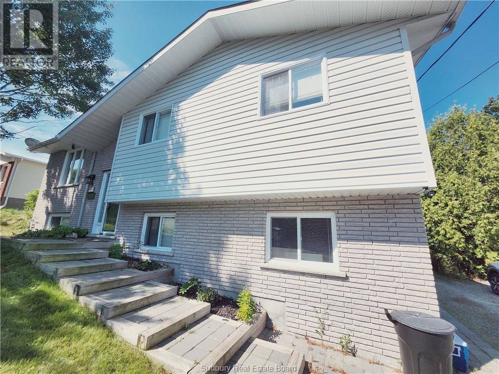 155 Ridgemount Avenue Property Photo 4