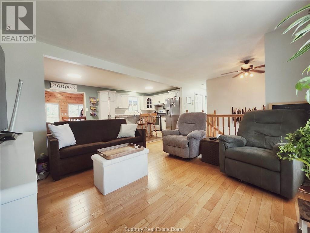 155 Ridgemount Avenue Property Photo 11