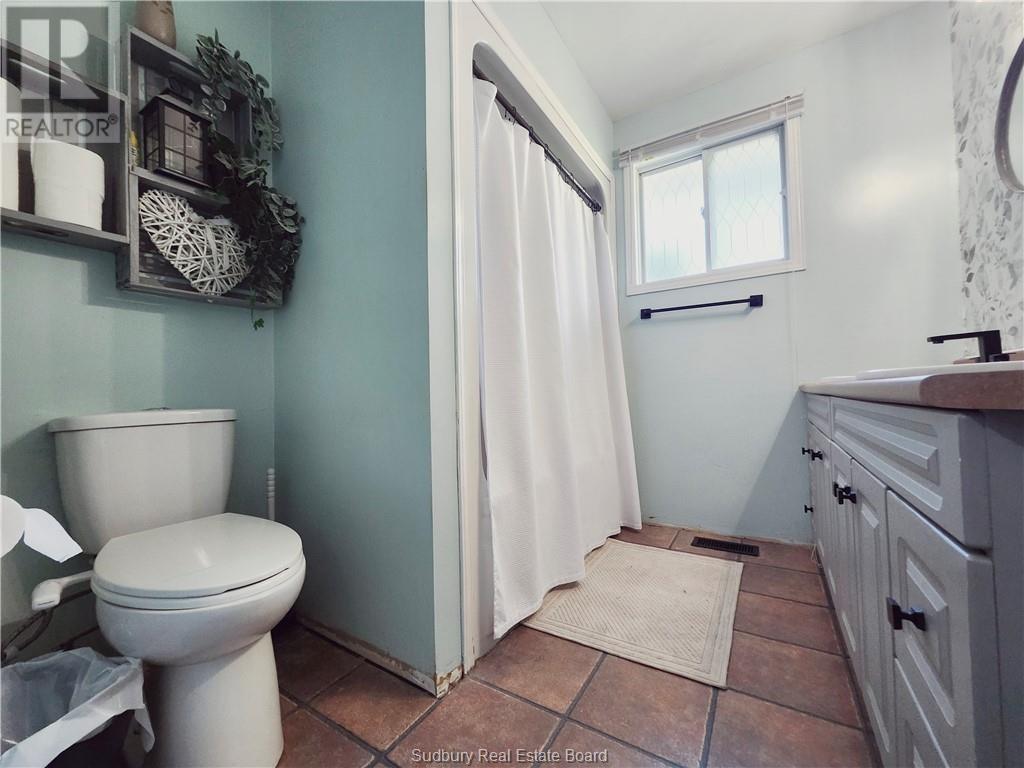 155 Ridgemount Avenue Property Photo 14