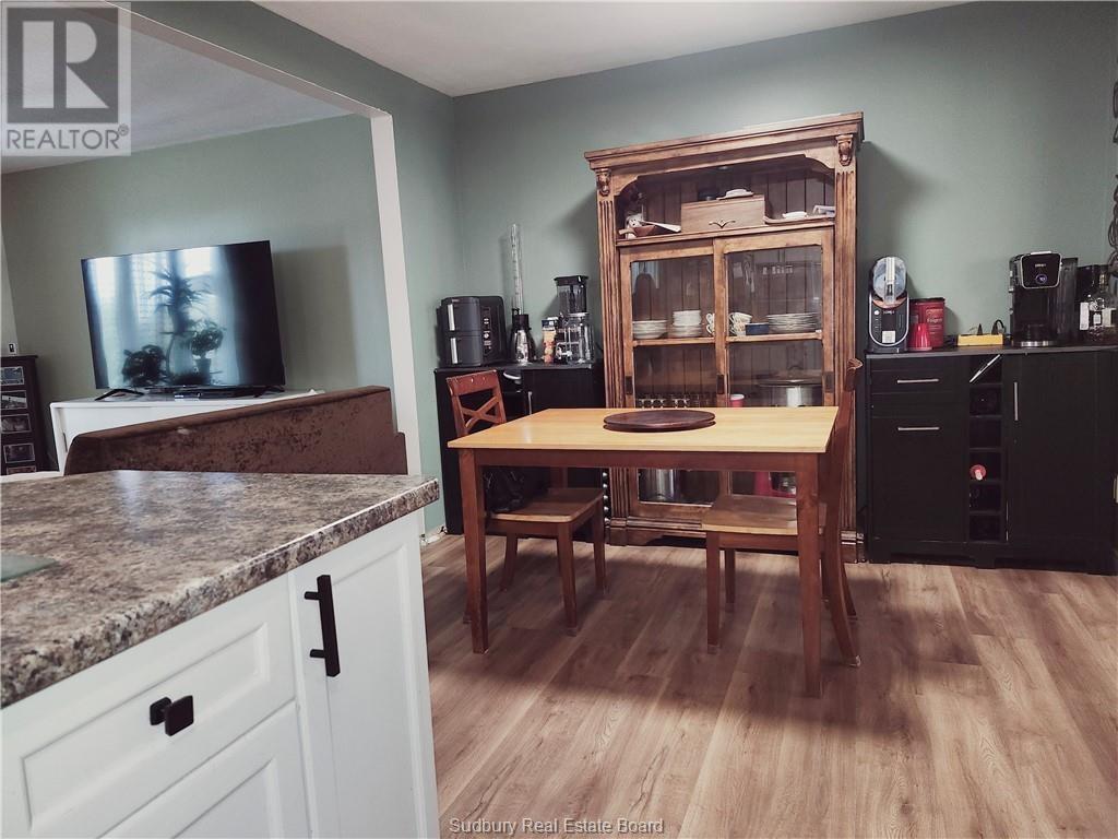 155 Ridgemount Avenue Property Photo 25