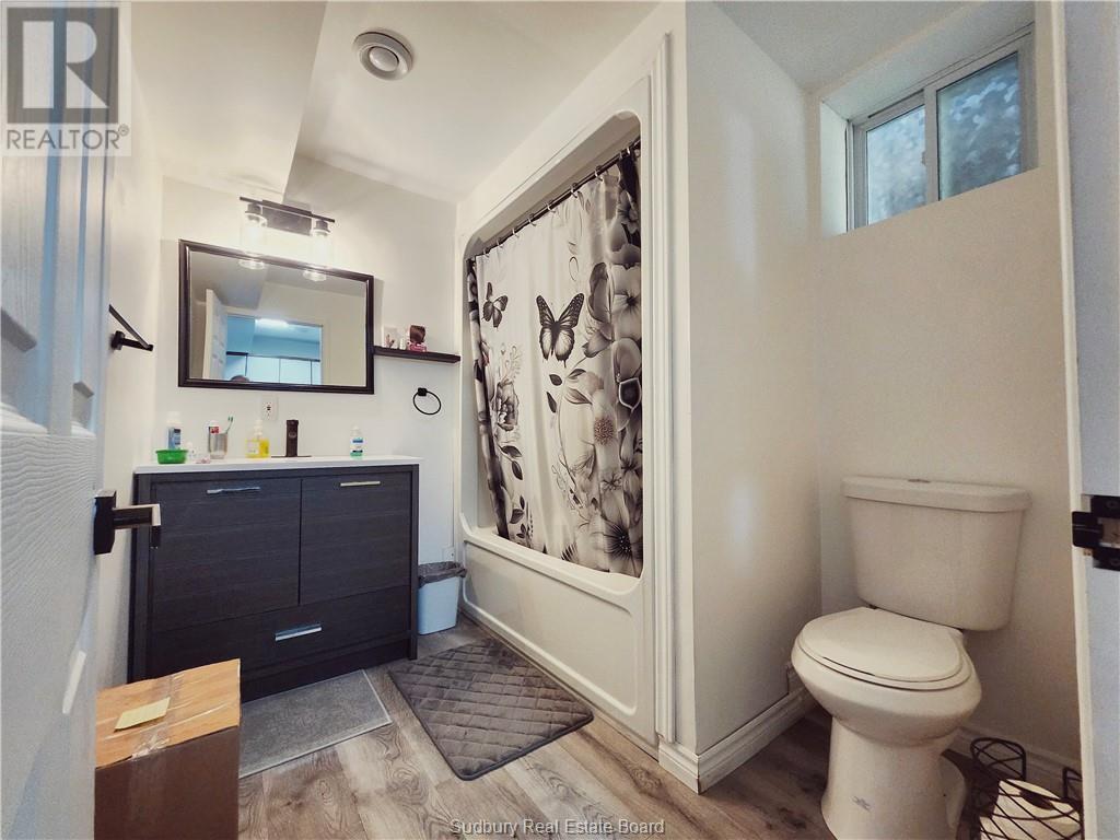155 Ridgemount Avenue Property Photo 29