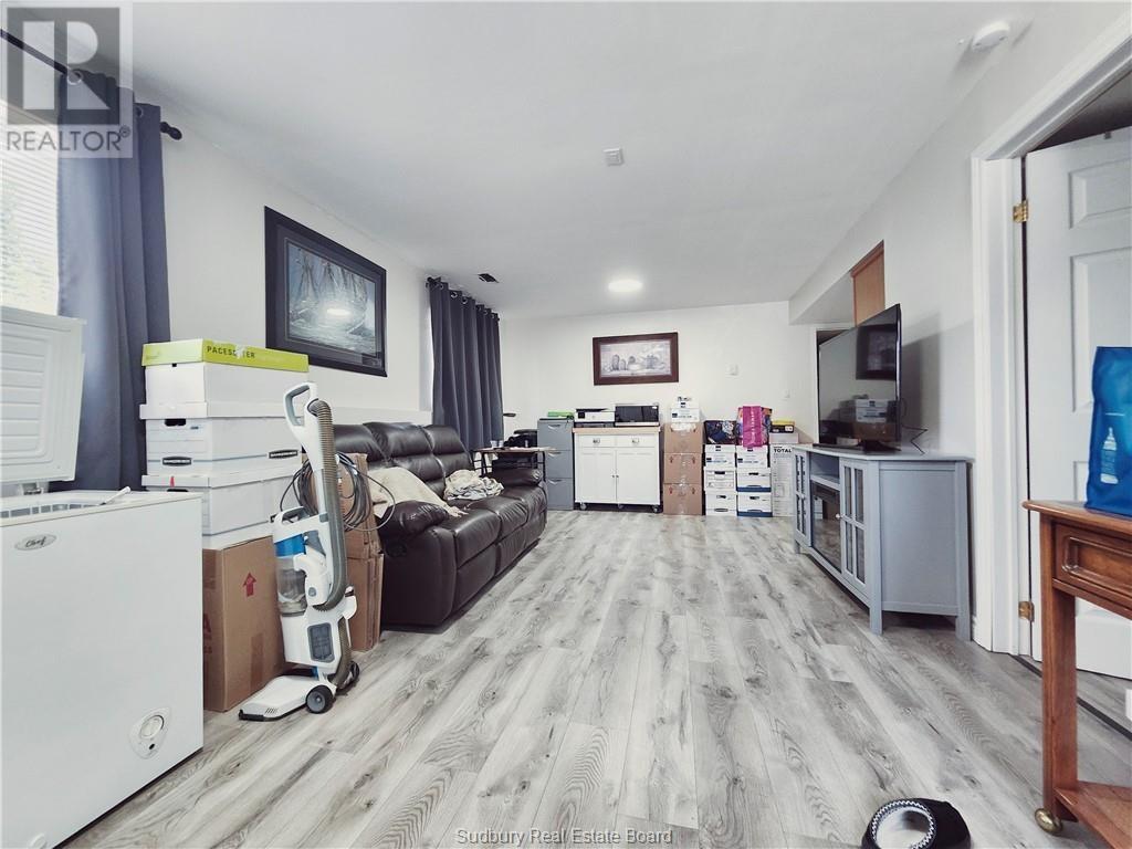 155 Ridgemount Avenue Property Photo 31