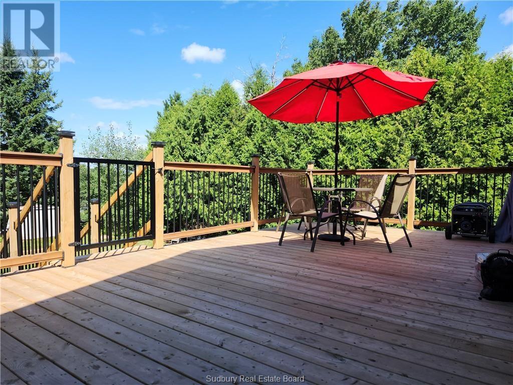 155 Ridgemount Avenue Property Photo 38