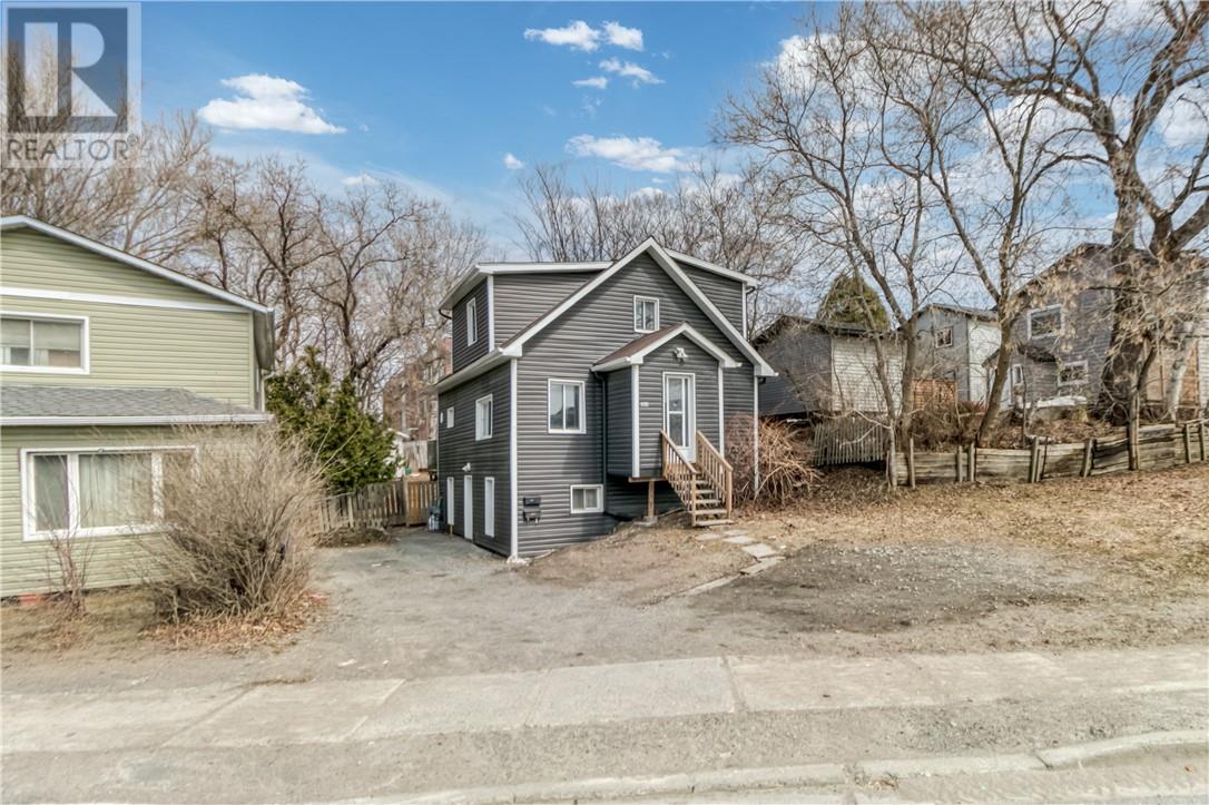 554 Regent Street Property Photo 3