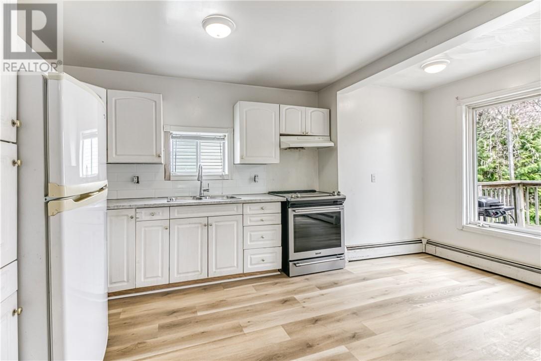 554 Regent Street Property Photo 10