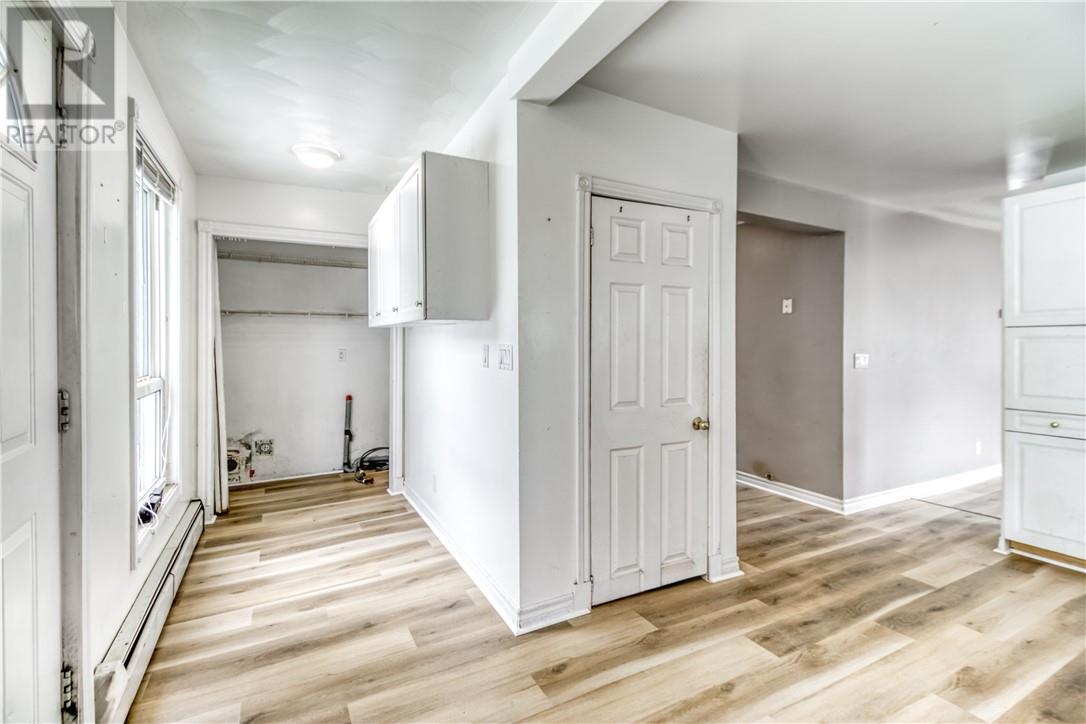 554 Regent Street Property Photo 12