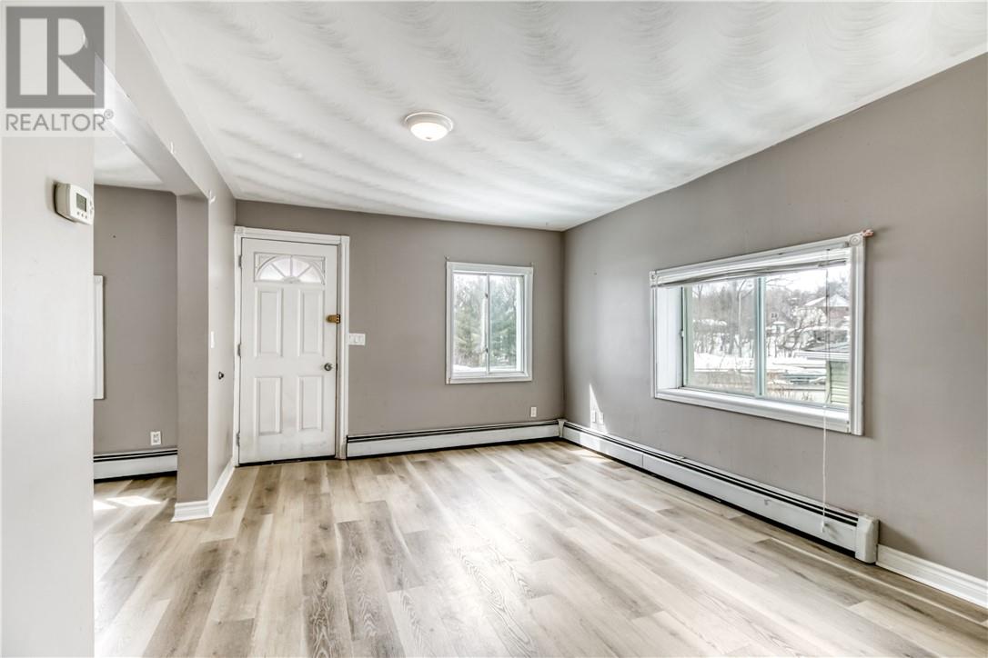 554 Regent Street Property Photo 14
