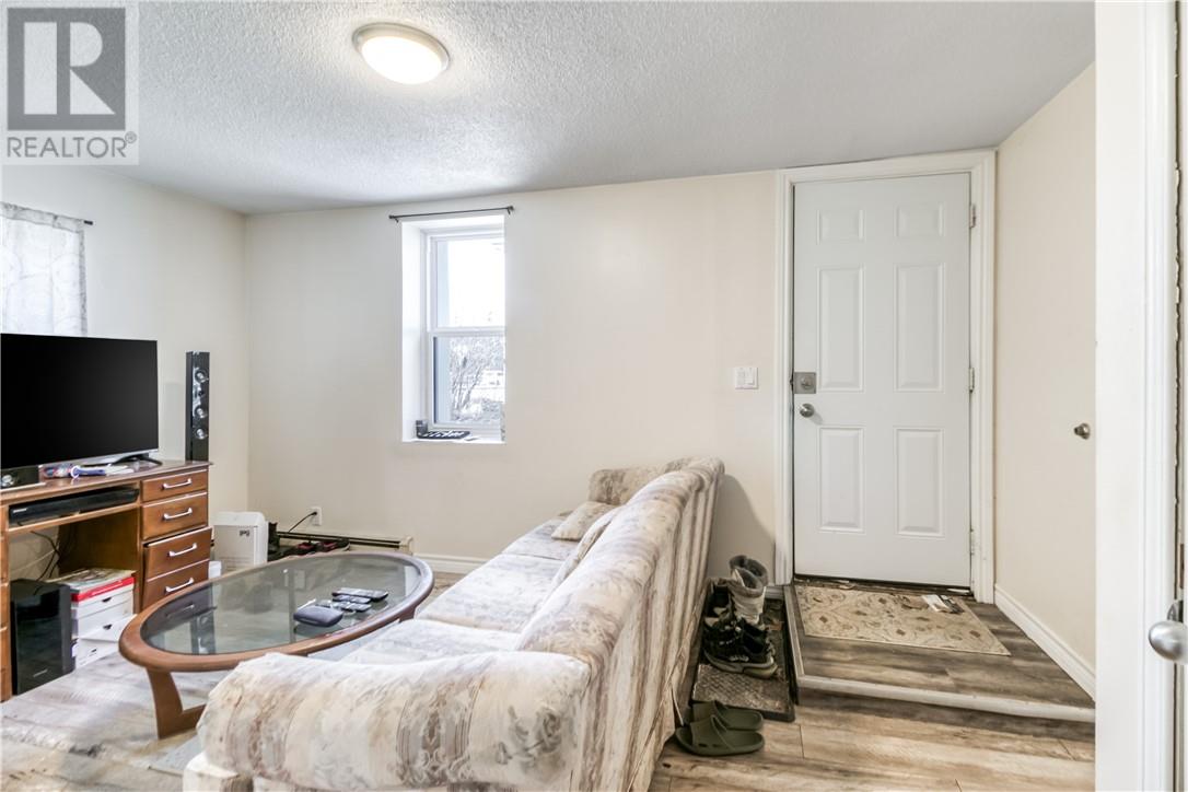 554 Regent Street Property Photo 36