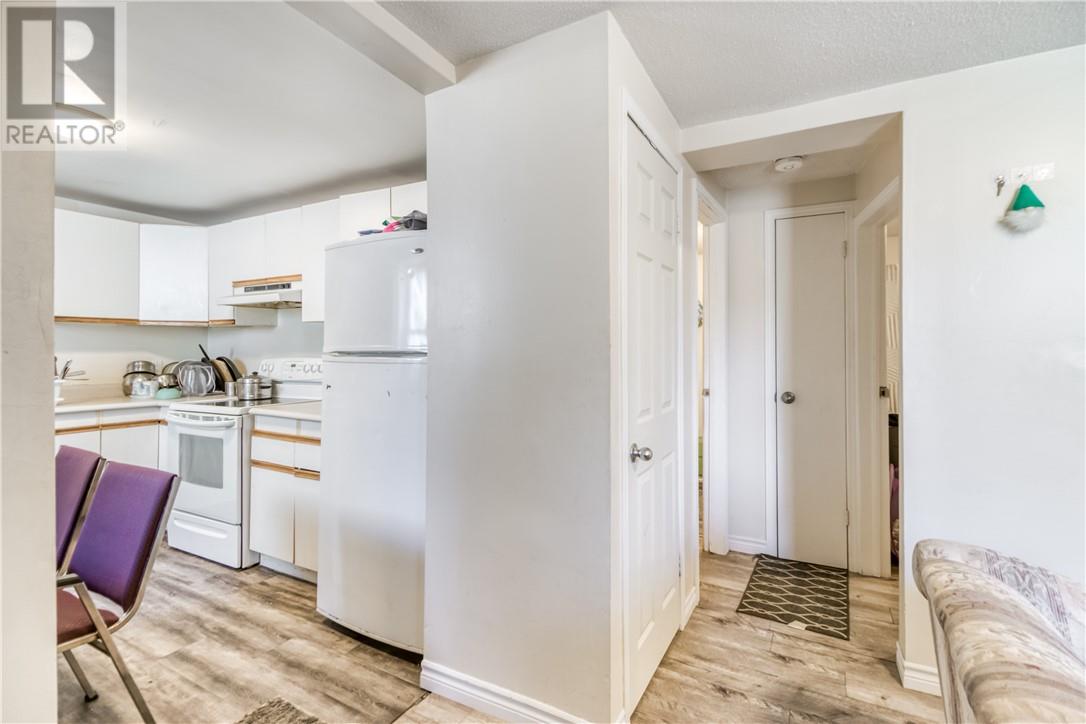 554 Regent Street Property Photo 39