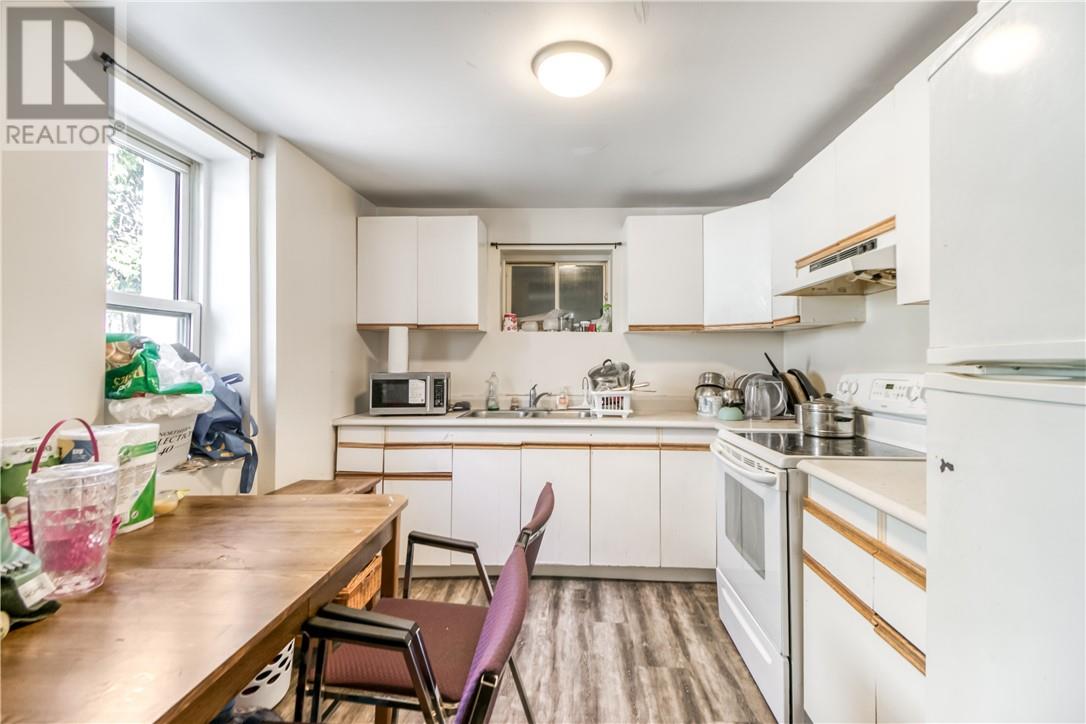 554 Regent Street Property Photo 40