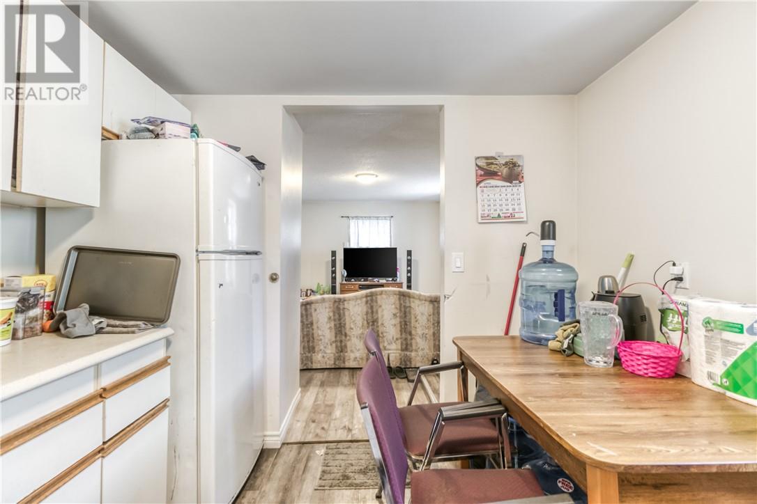 554 Regent Street Property Photo 41