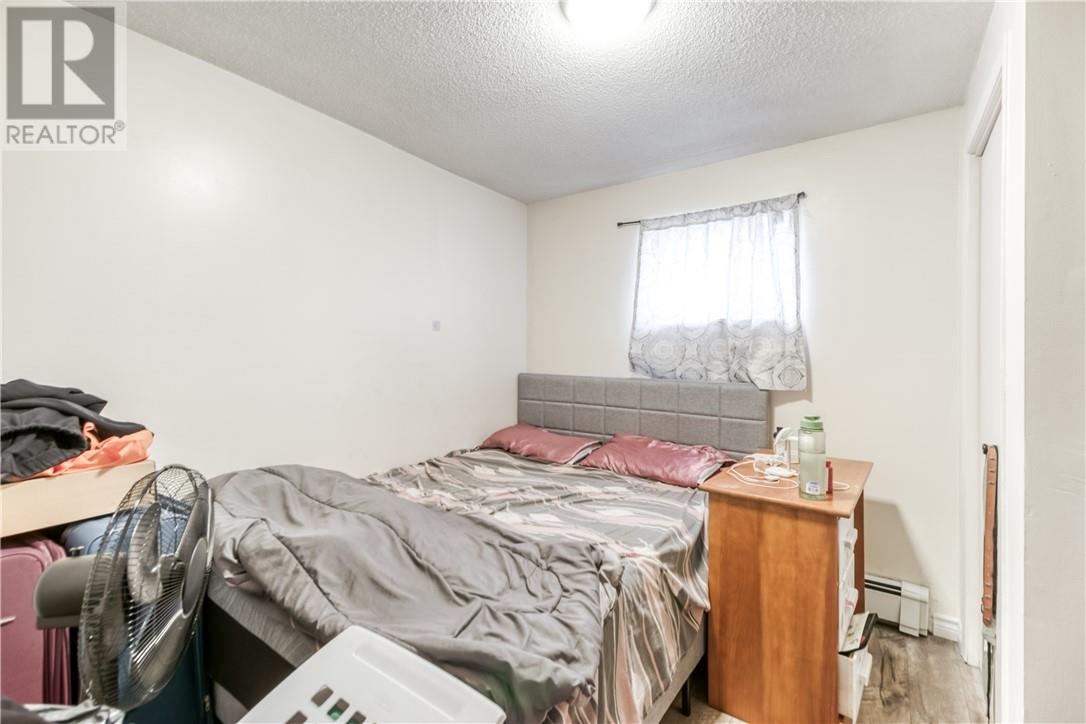 554 Regent Street Property Photo 42
