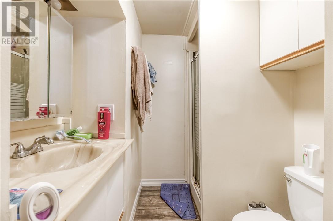 554 Regent Street Property Photo 43