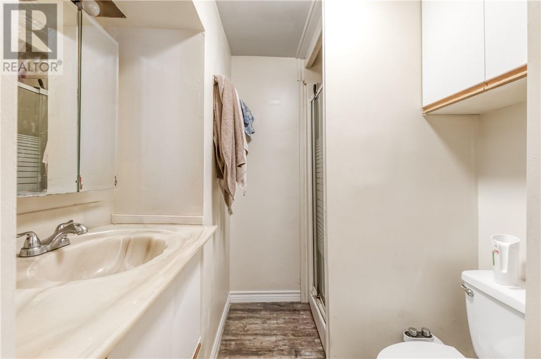 554 Regent Street Property Photo 44