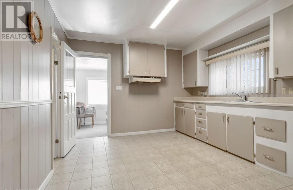 112 First Avenue Property Photo 4