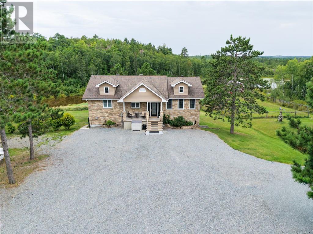 554 Dryden Road E Photo de la propriété 1