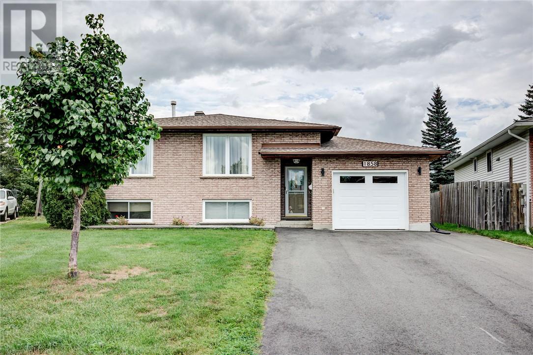 1858 Covewood Crescent