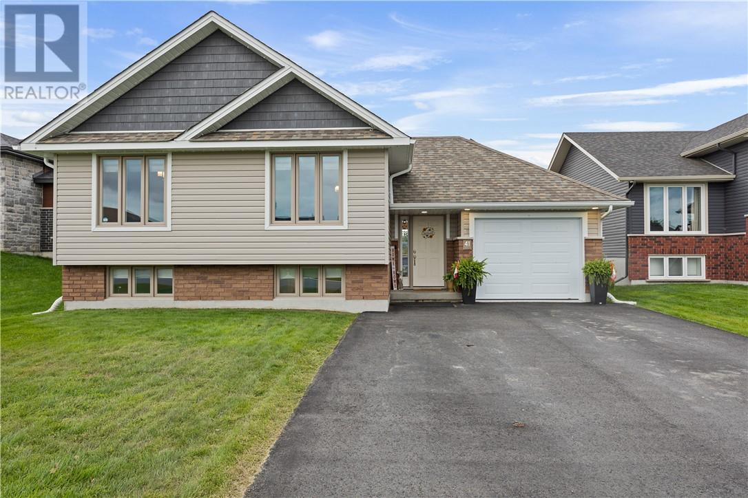 41 Meadowgreen Drive Photo de la propriété 1
