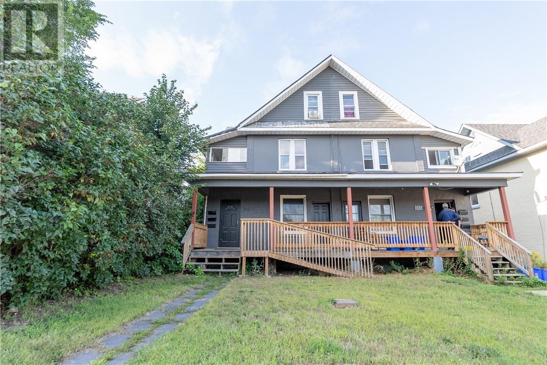 216 Elm Street Property Photo 2