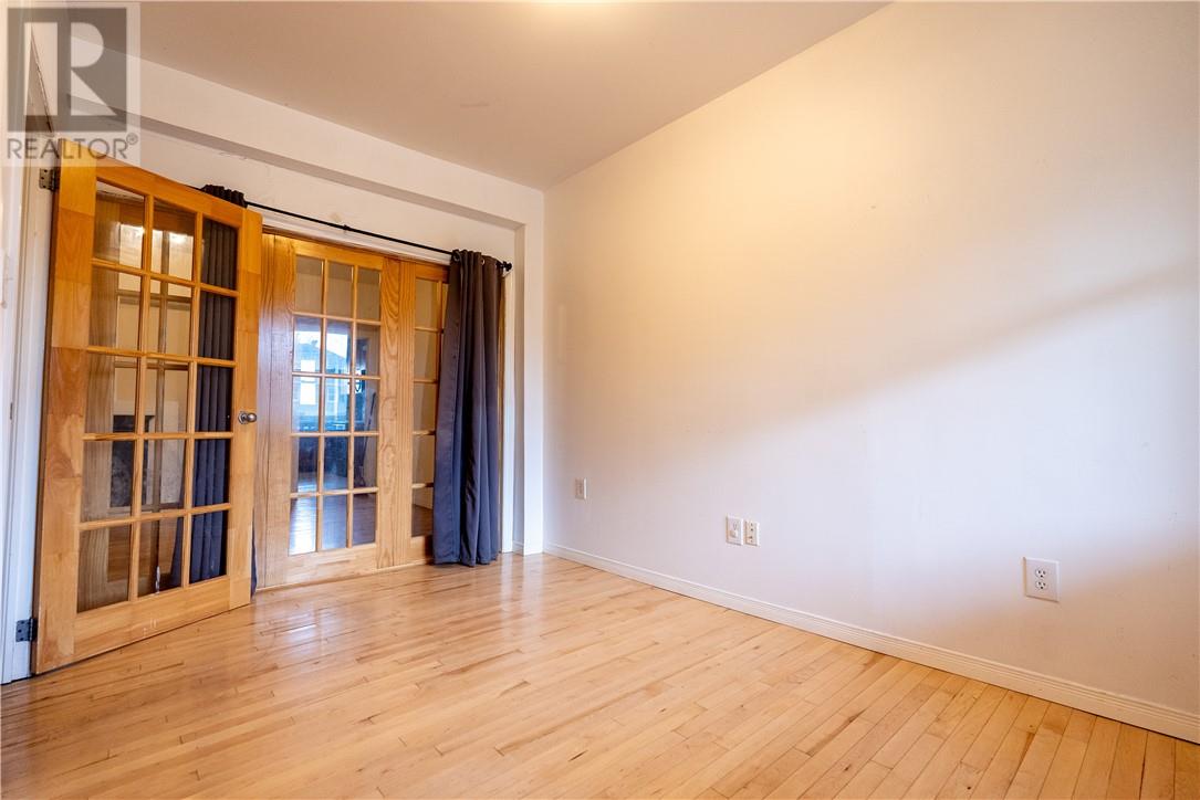 216 Elm Street Property Photo 6