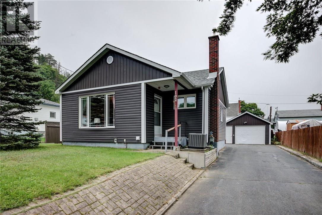 102 Ash Street Property Photo 2