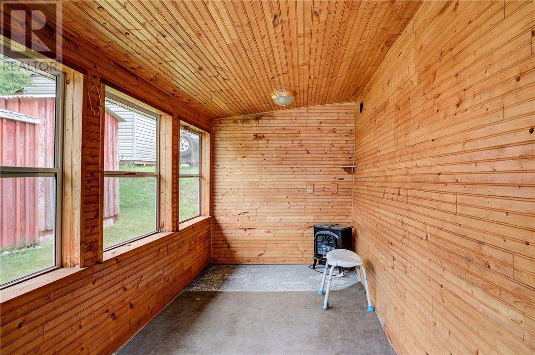102 Ash Street Property Photo 4
