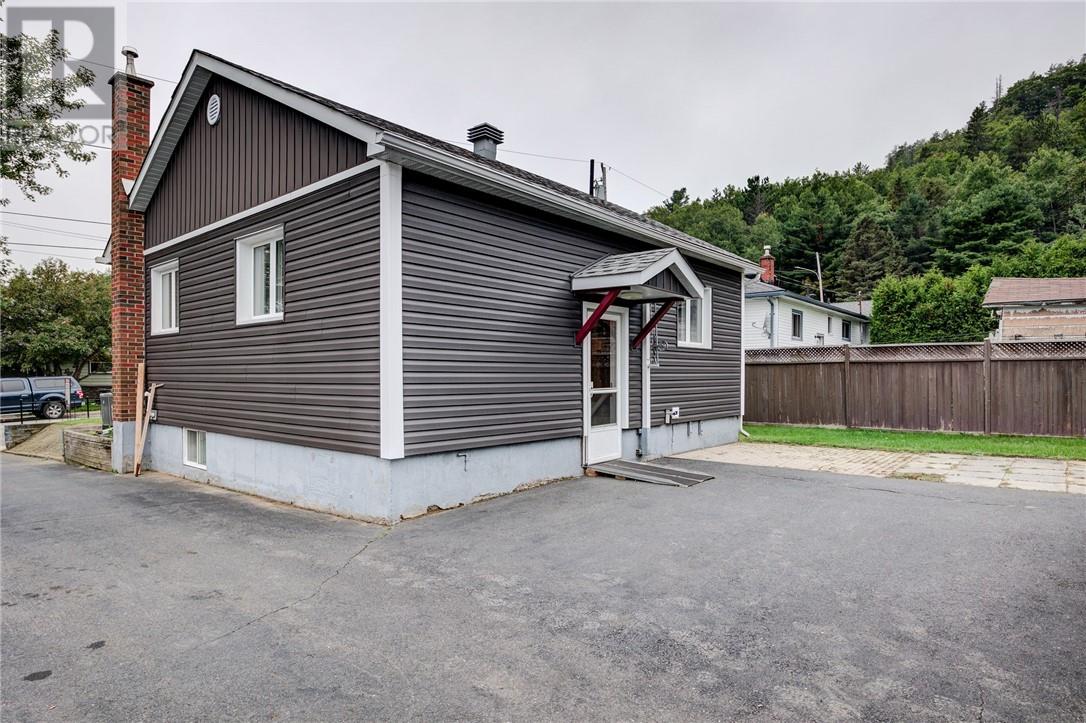 102 Ash Street Property Photo 7