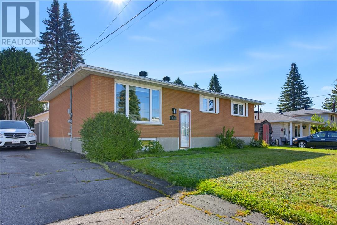 104 Newton Crescent Photo de la propriété 1