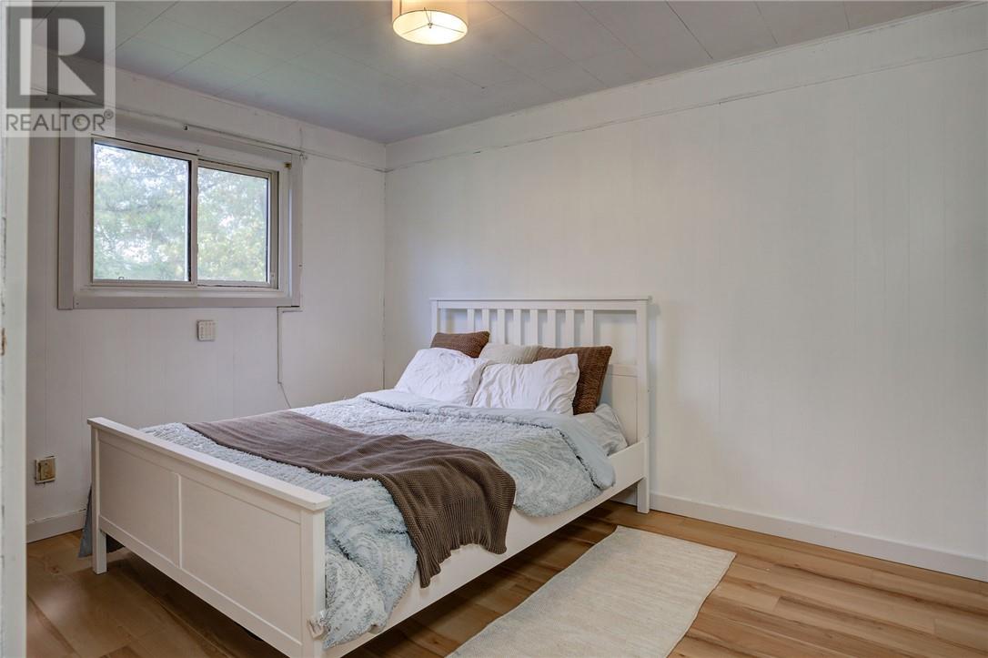 60 Charlotte Property Photo 10
