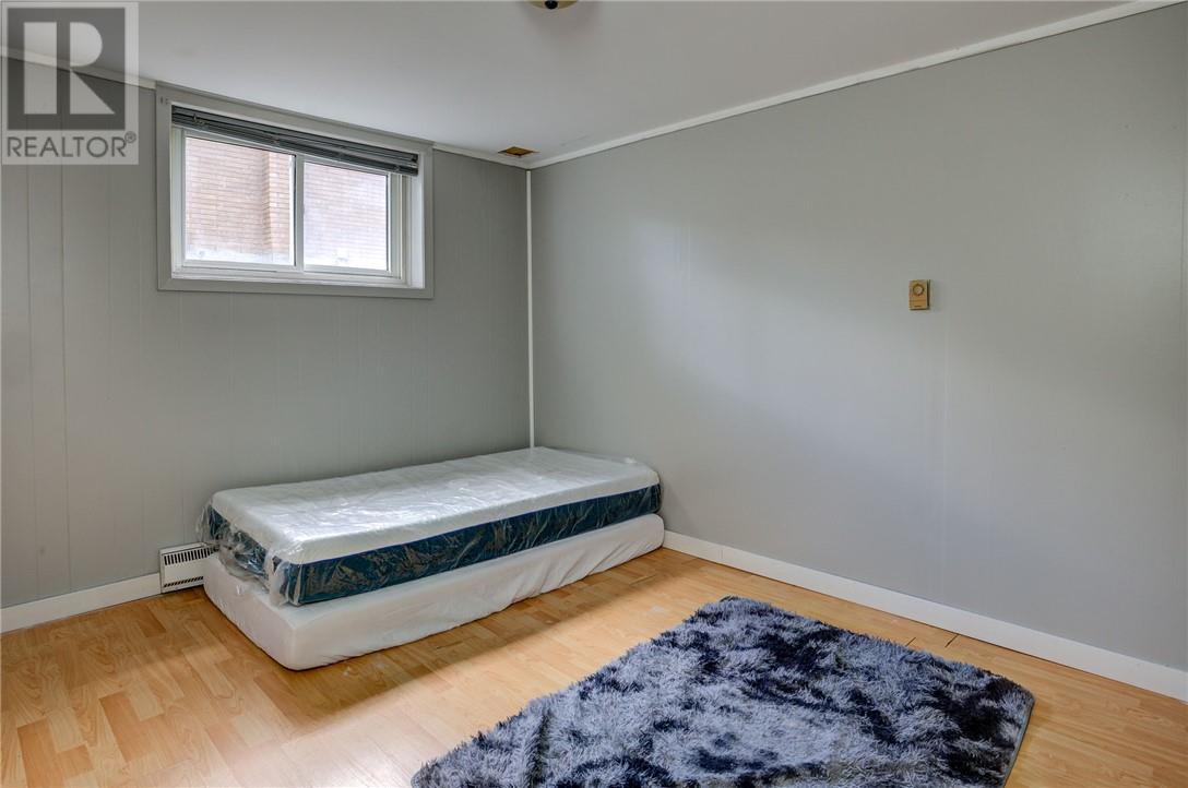 60 Charlotte Property Photo 15