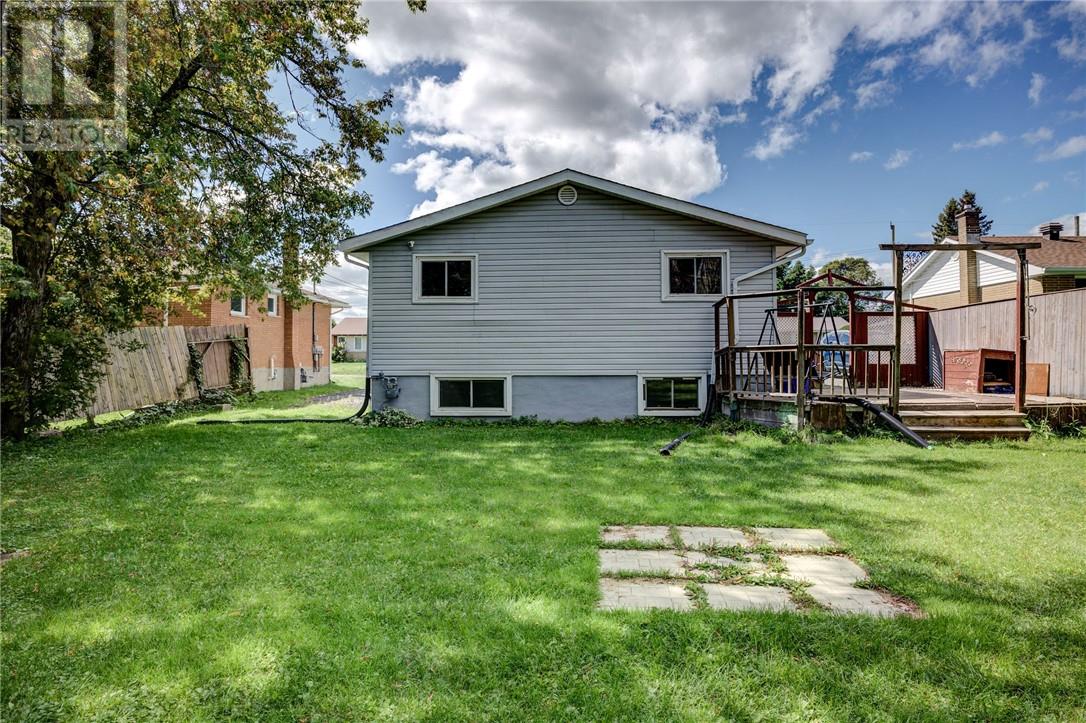 60 Charlotte Property Photo 17