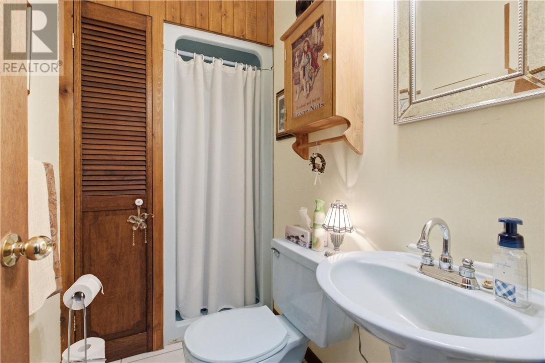 2124 Salo Road Property Photo 5