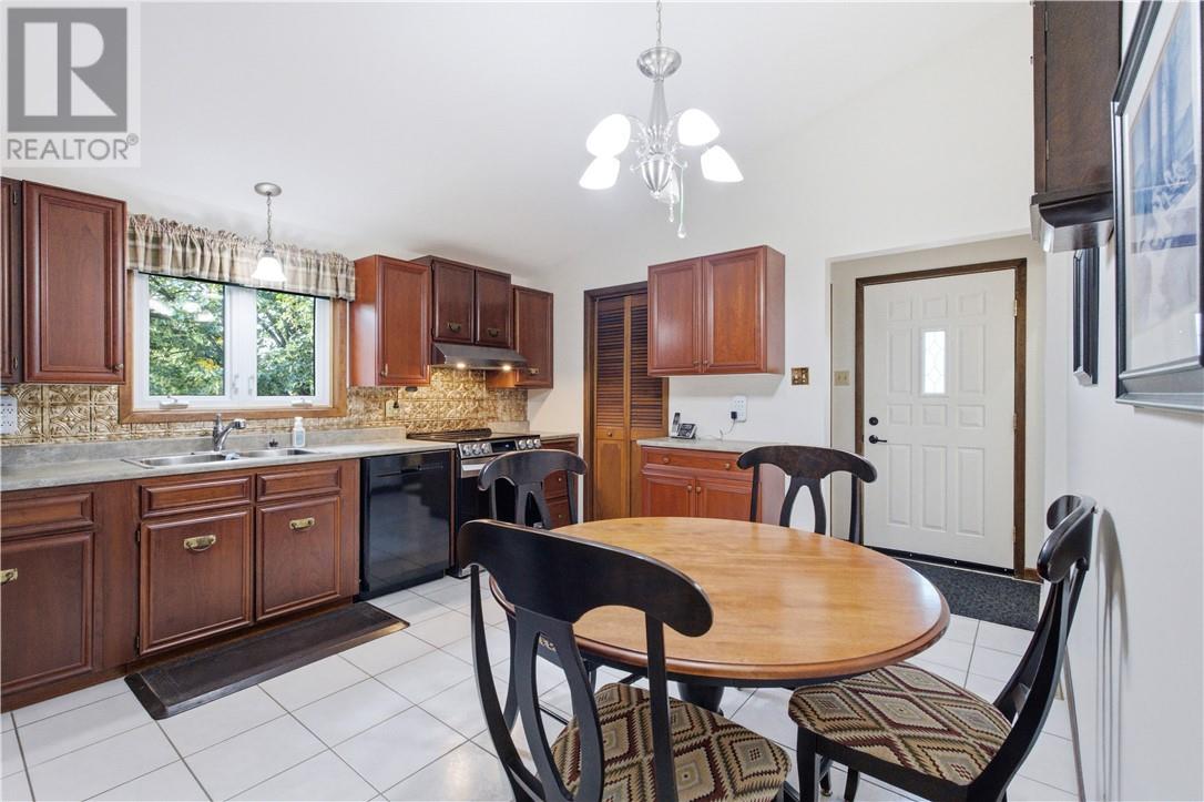 2124 Salo Road Property Photo 6