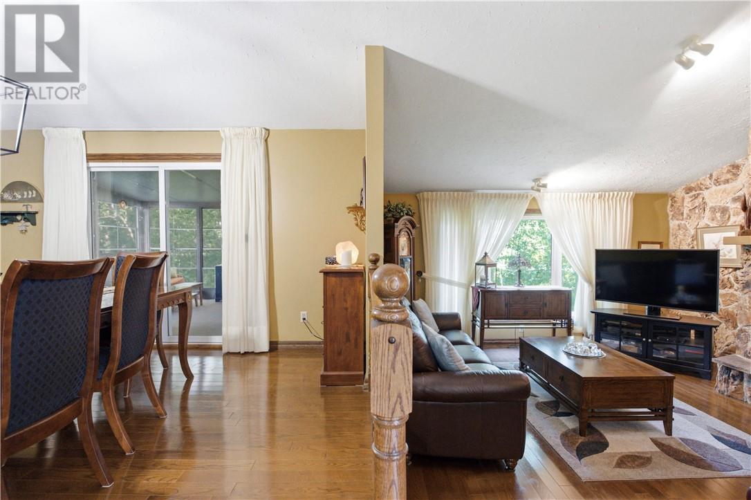 2124 Salo Road Property Photo 9