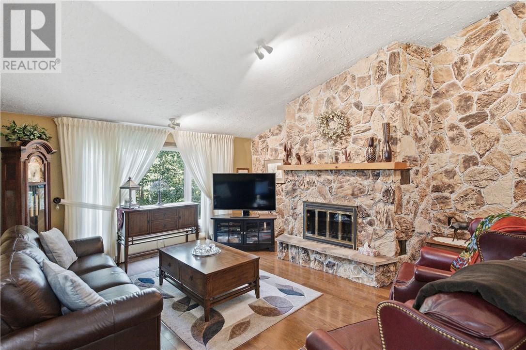 2124 Salo Road Property Photo 11