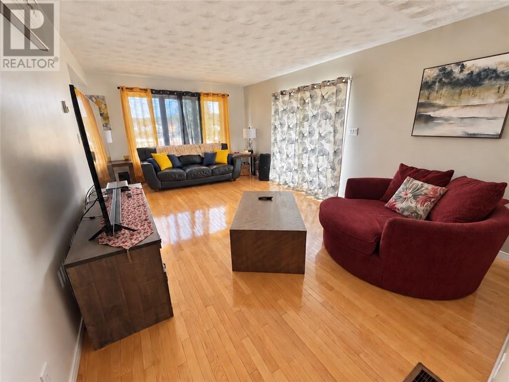 145 Dufferin Street Property Photo 9