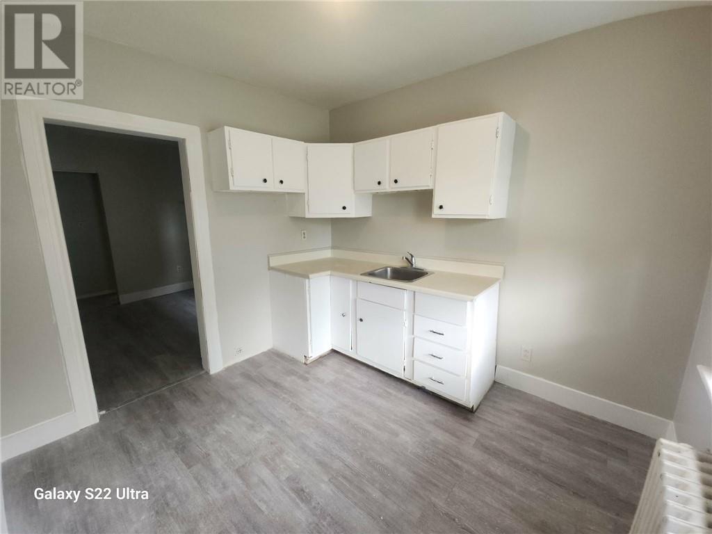 335 Frood Road Property Photo 5