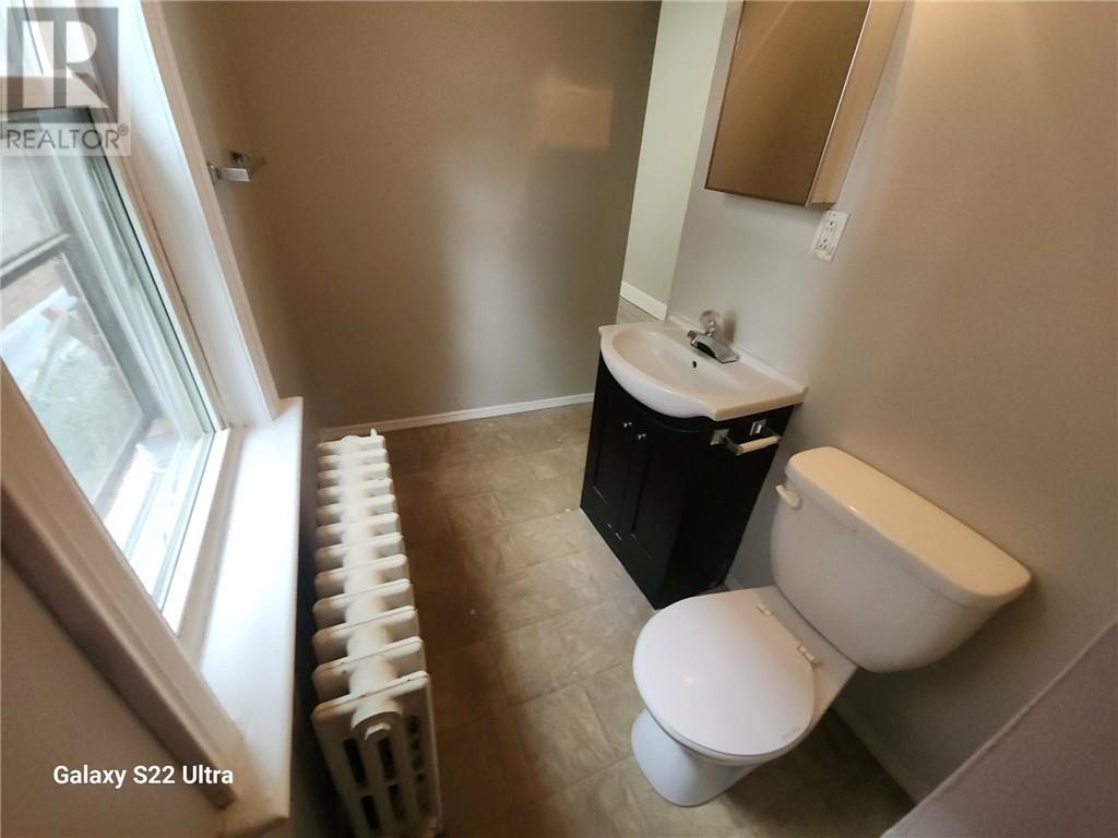 335 Frood Road Property Photo 6
