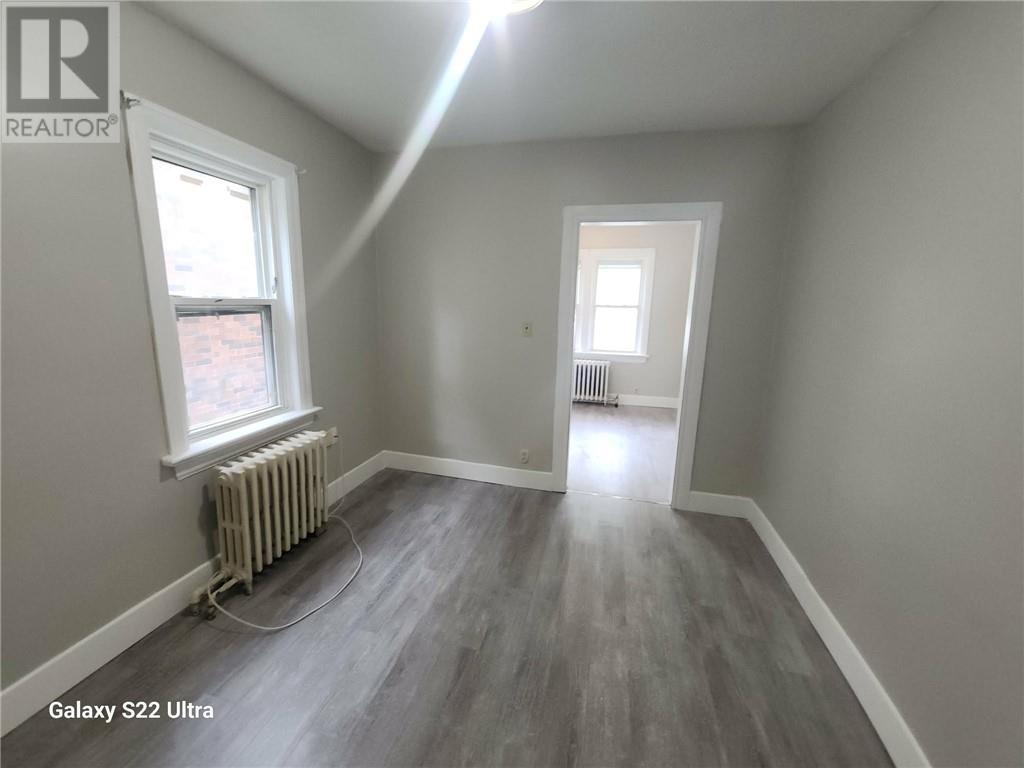 335 Frood Road Property Photo 7