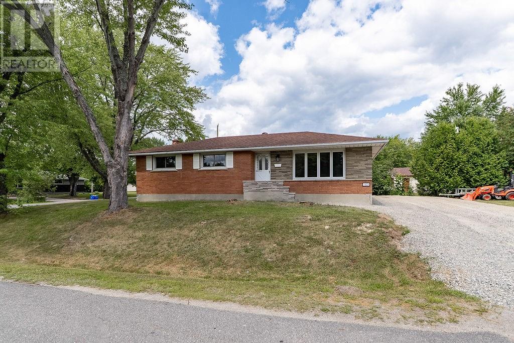 1609 Redfern