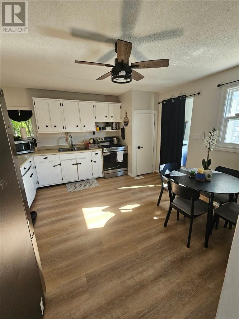 1560 Weller Street Property Photo 2