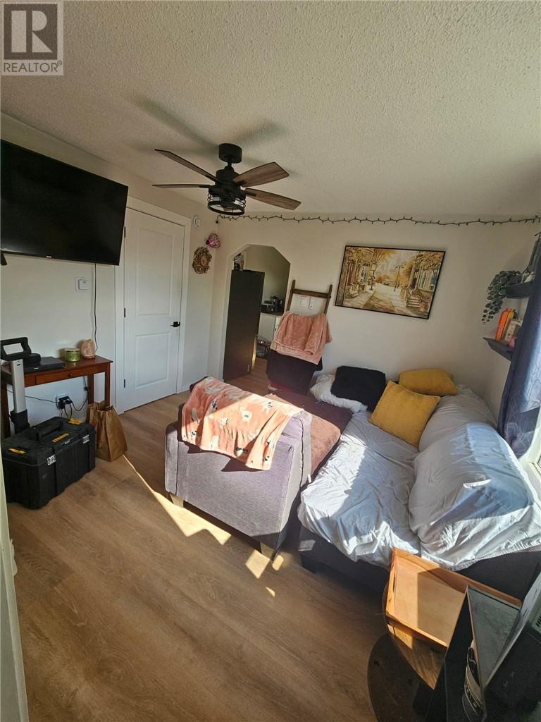 1560 Weller Street Property Photo 3