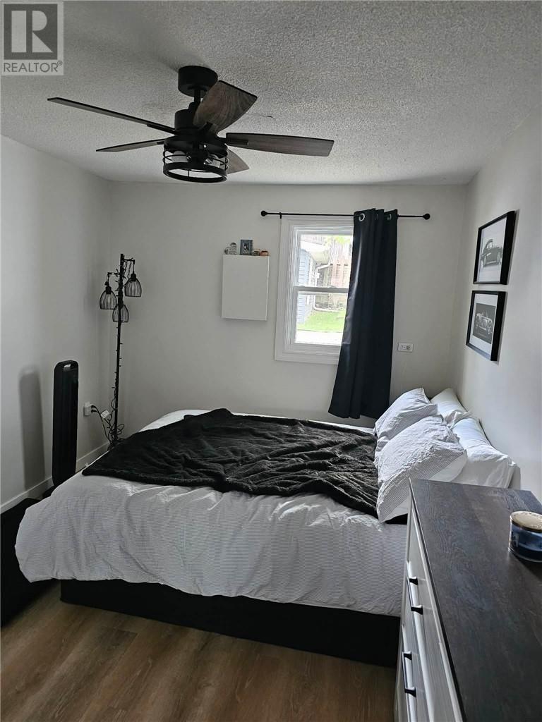 1560 Weller Street Property Photo 5