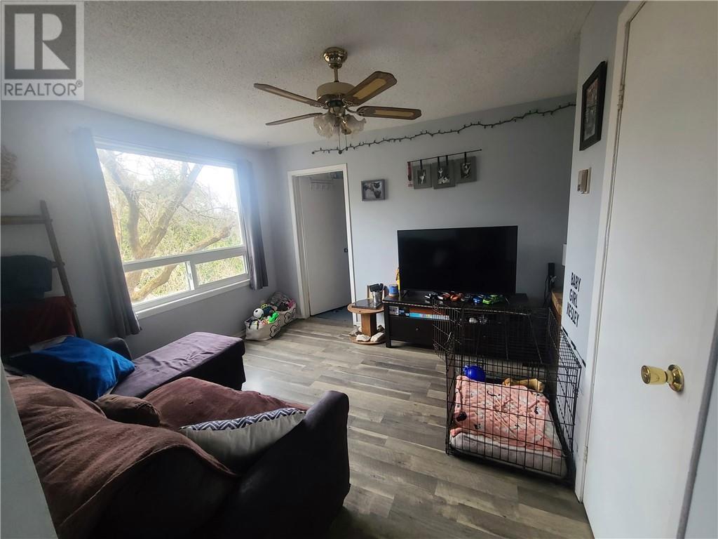 1560 Weller Street Property Photo 10